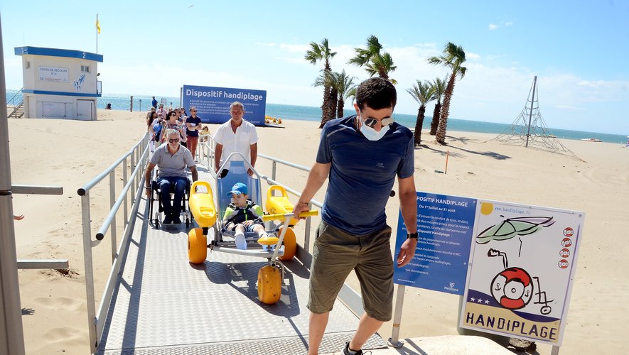PHOTO CHRISTOPHE BARREAU/ HANDIPLAGE / NARBONNE PLAGE /